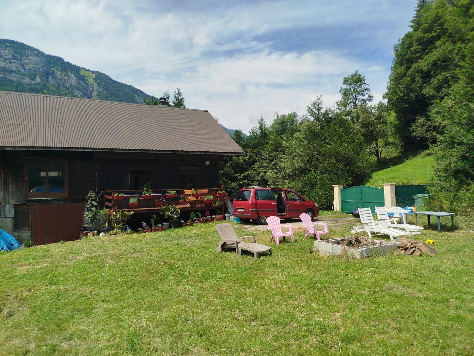 Chalet 8 Personnes + Grand Terrain Et Riviere Entremont Ngoại thất bức ảnh